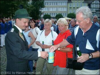  Bereitwillig werden die Geldbrse geffnet! 