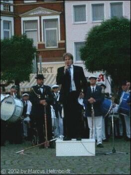  Jrg Boddeutsch fhrt durch das Programm... 