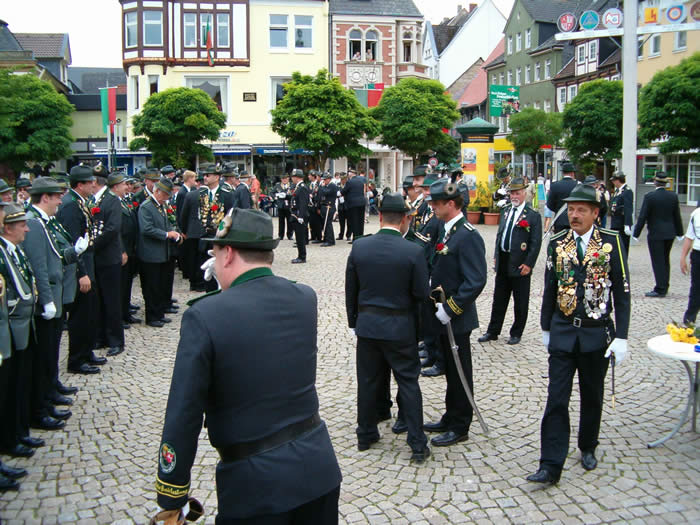 Antreten um 14:00 Uhr auf dem Marktplatz