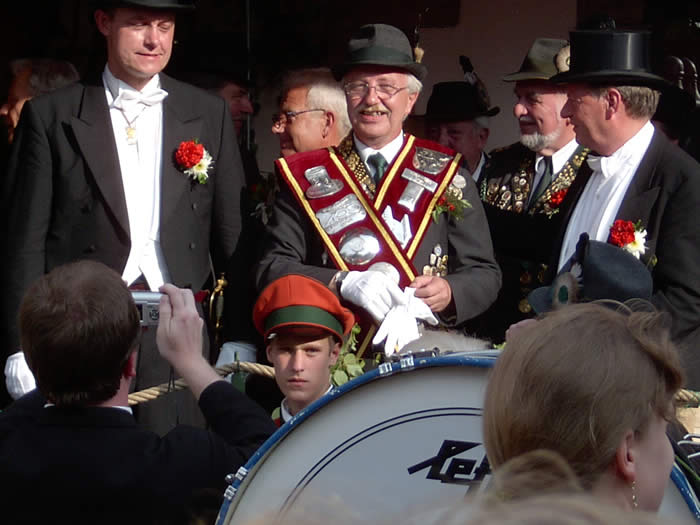 Der König ist tot, es lebe der König 