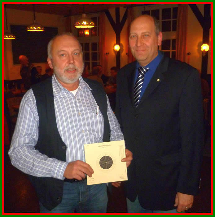 Vorsitzender der Schießabteilung des PWV (v.l.) und Hauptmann des BJC Christopher Selle