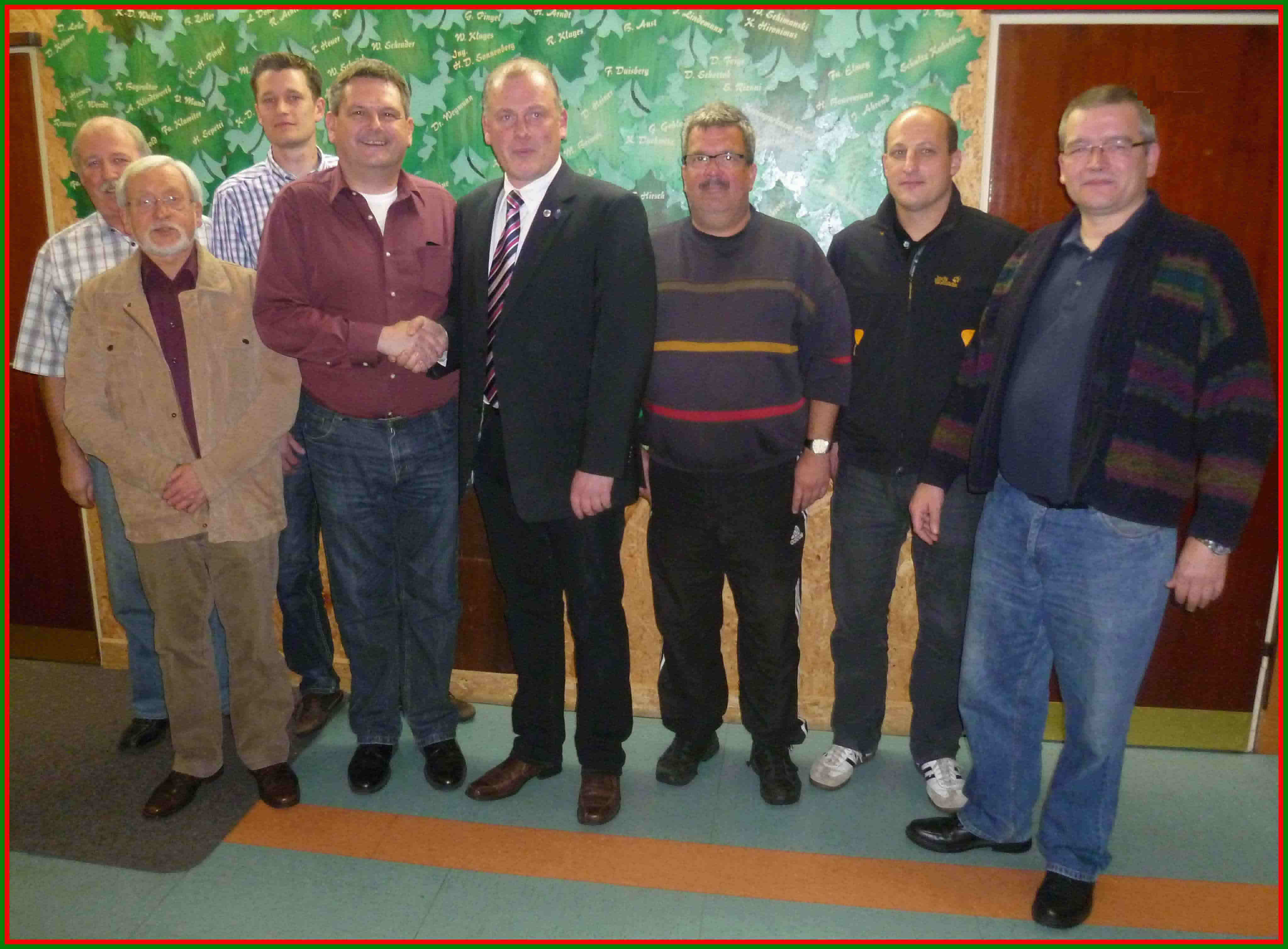 Die Schützen des Abends: v.l. Hauptmann Hartmut Gaus, Gast Hans-Jürgen Kaufmann (Charly) Wolfgang Rössel, Hauptmann Carsten Rösner, Rüdiger Genter, Stefan Kautzsch und Lutz Viol.