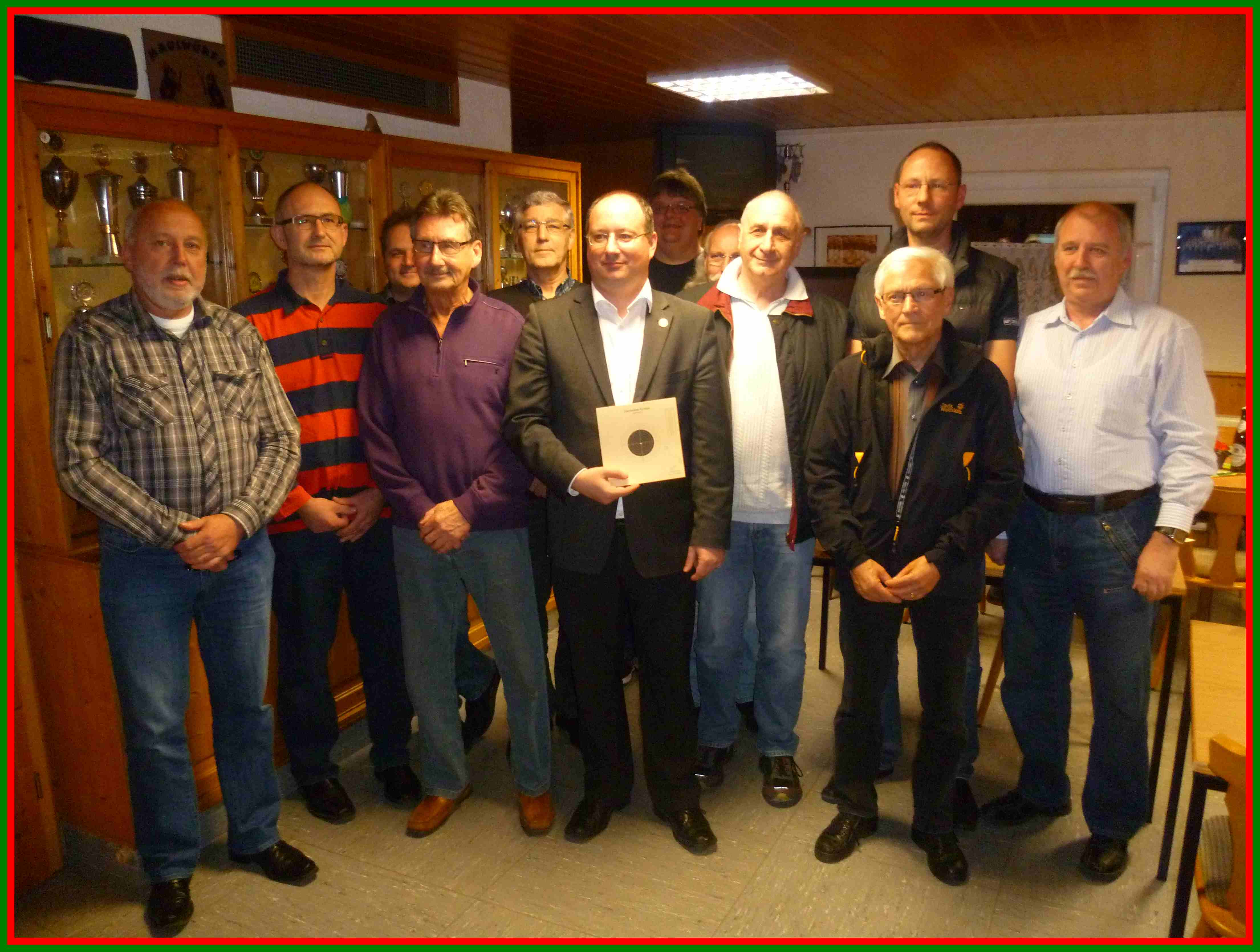 Die siegreichen Schützen des PWV in der Mitte Carsten Schild, als Schütze des Abends