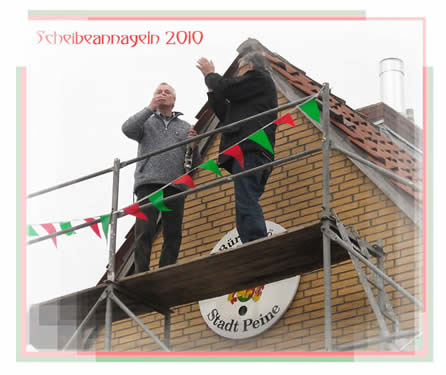 Zu den Bildern vom Scheibeannageln ... Mouseklick!