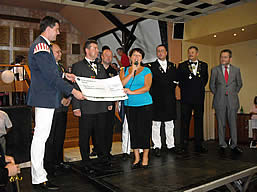 Scheckübergabe der Königesrunde 2008 / 2009 beim Seniorenkonzert