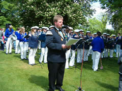 Der Sprecher der SGPF Frank Bührig führt durch das Progarmm 