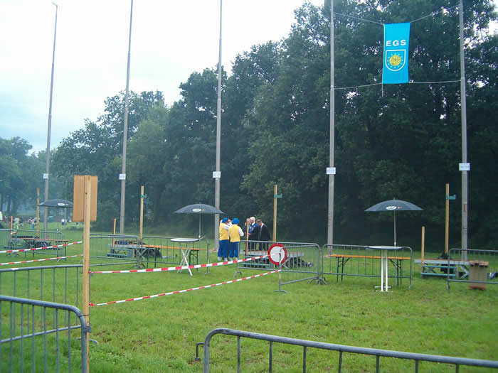 Die Schießbäume mit den Holzvöglen beim Europakönigsschießen