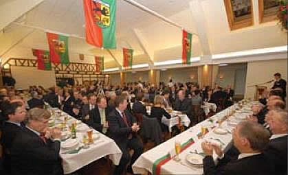 Bürgerschaffer Thomas Weitling leitet das Martini-Essen 2008 im neuen Bürger-Jäger-Saal